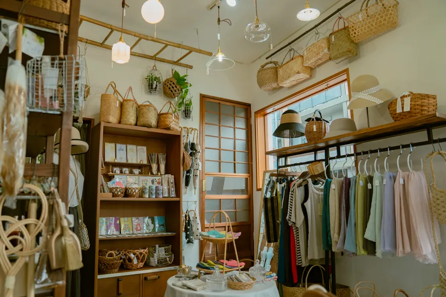 フミキリ | 北区十条 | 生活の細部が愛おしくなる、踏切横の雑貨屋さん